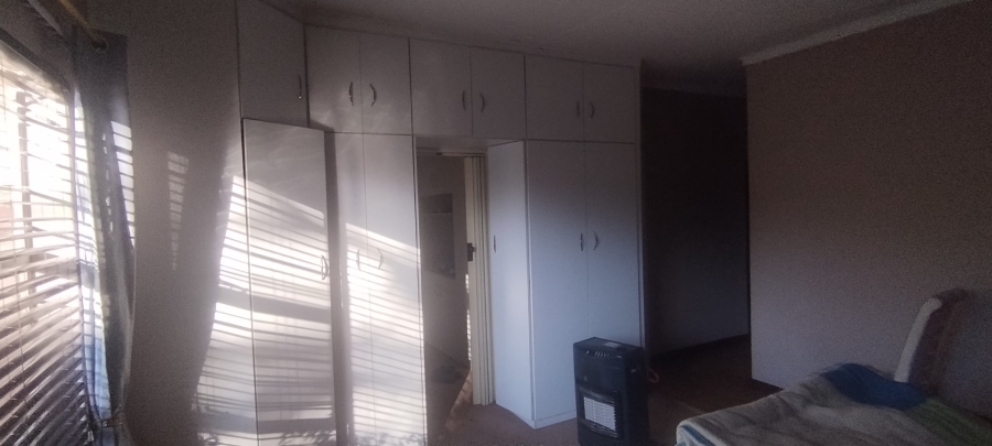 4 Bedroom Property for Sale in Flamingo Park Free State